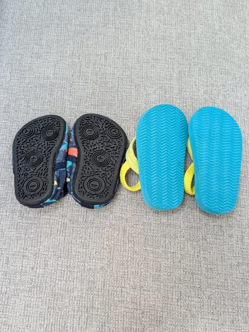 Toddler Boys Dino Shoes, quick dry non-slip water shoes & flip flops, sizes 3-4